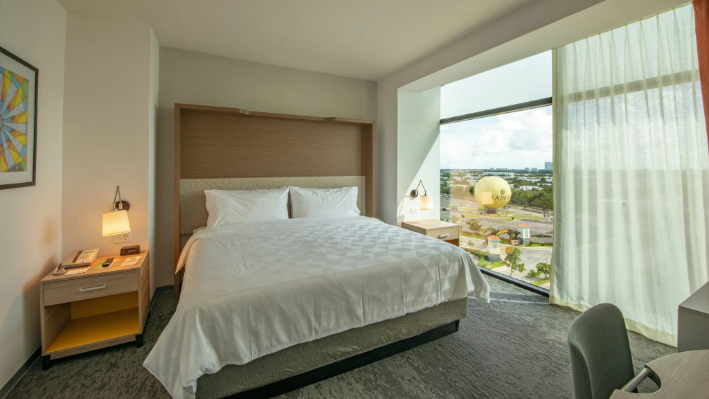 Holiday Inn & Suites - Merida La Isla by IHG