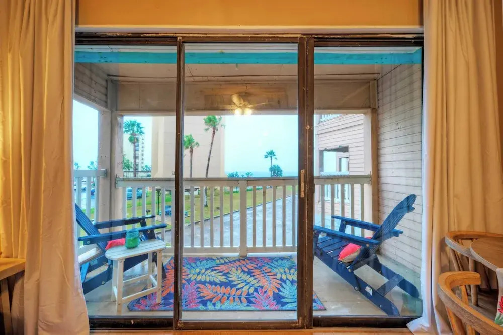 Private Balcony w/ Ocean View Pool & Hot Tub Access Ocean Echo by Avantstay