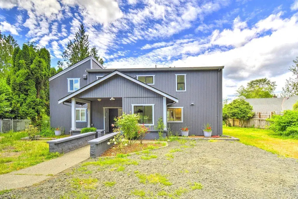 Stunning Hood Canal Getaway w/ Private Deck!