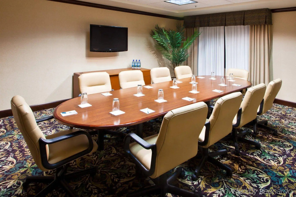 Staybridge Suites Lansing-Okemos by IHG