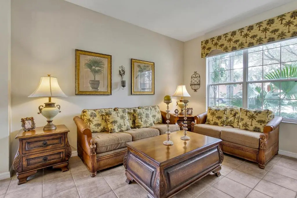 Mickeys Sunspot - 6 bed Emerald Island Resort pool home