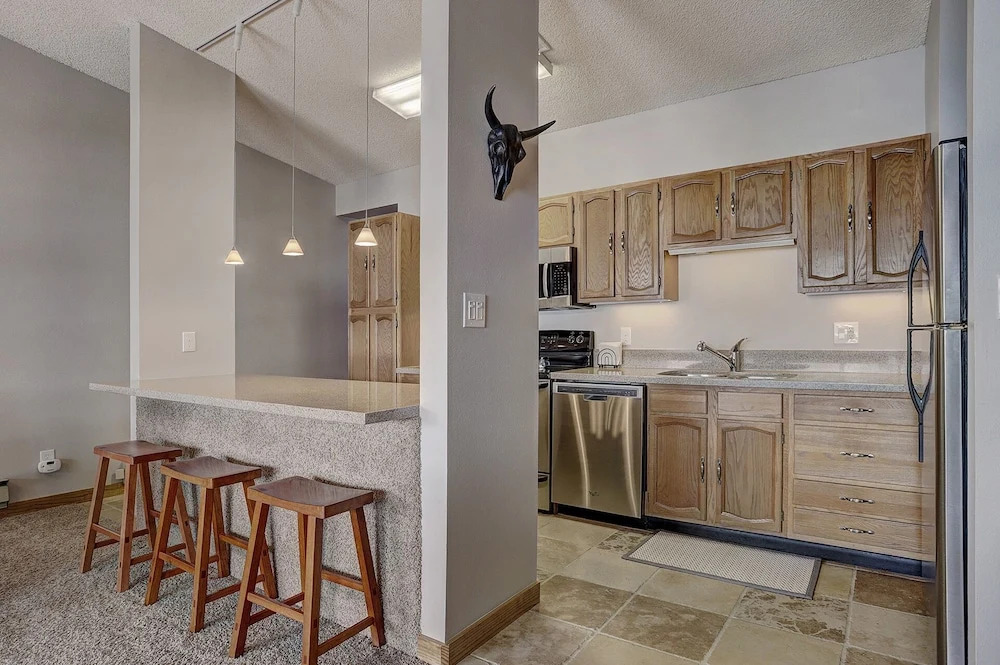 303d Dillon Bay 2br Awesome Views 2 Bedroom Condo by RedAwning