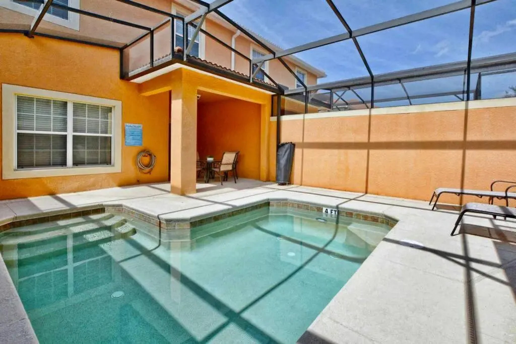 ORLANDO-DISNEY - ENTIRE HOME - 4BD, 3 Baths, WiFi, Private Pool