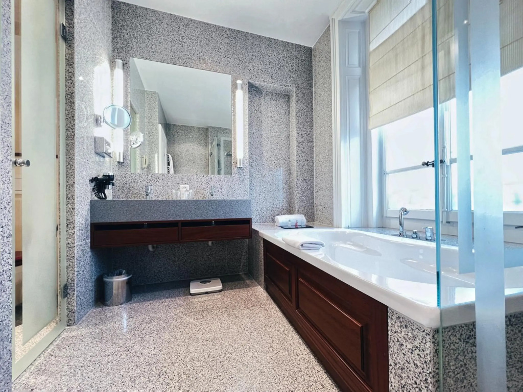 Hôtel Des Trois Couronnes & Spa - The Leading Hotels of the World