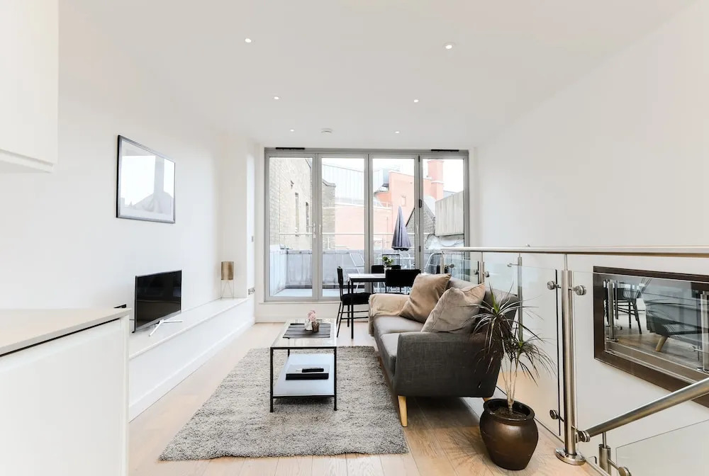 Trafalgar Square by Excel Apartments