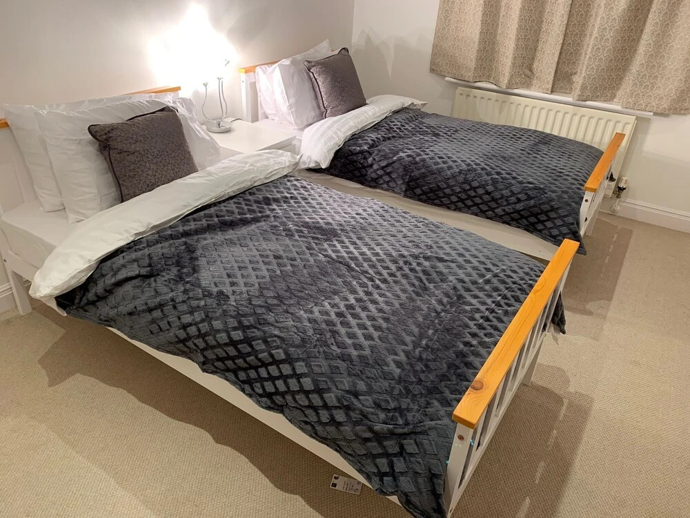 Royal Oak Apartment in Manchester Central Location