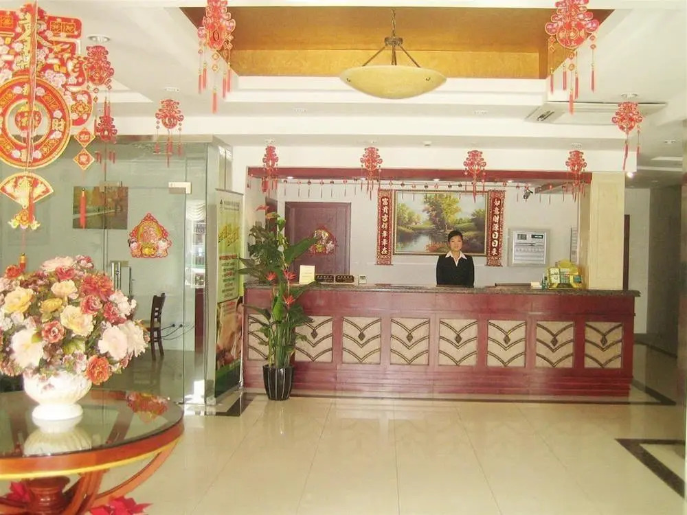 Yiting 6+e Hotel (Pudong Avenue)