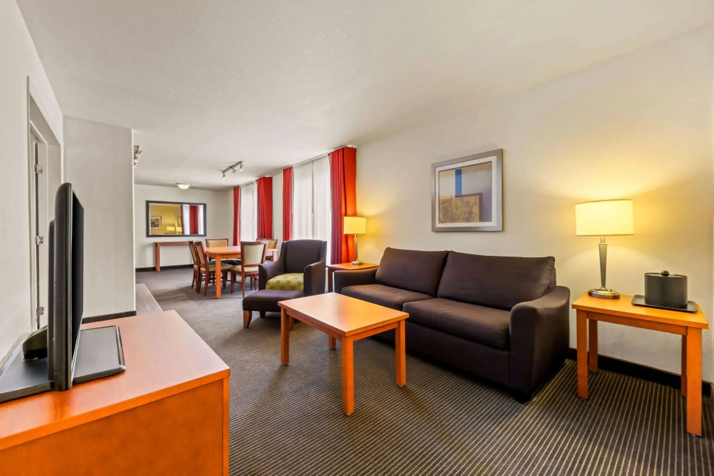 Wingate by Wyndham Calgary South