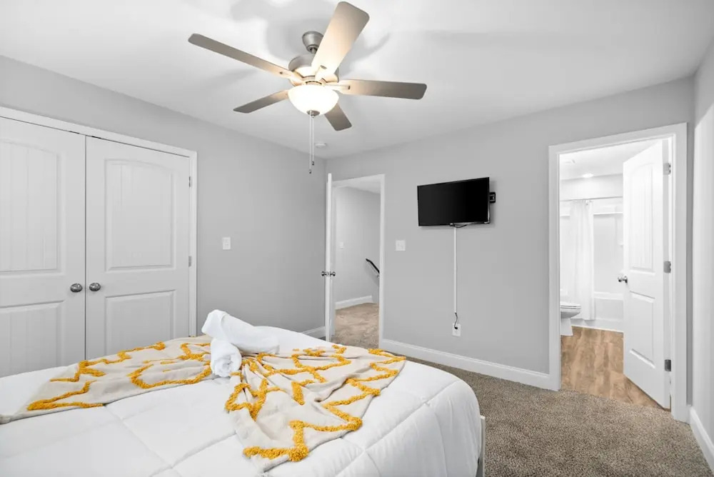 Sapphire Oasis A Luxurious Townhouse Retreat Near Nashville Ft Campbell