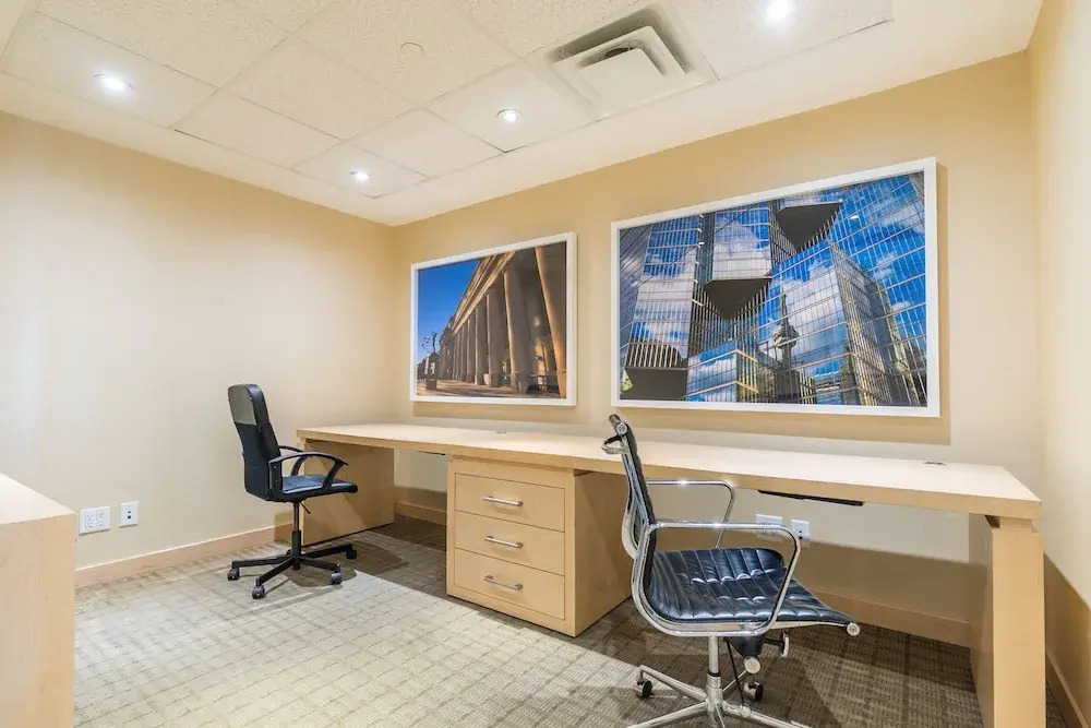 Sky View Suites - Maple Leaf Square