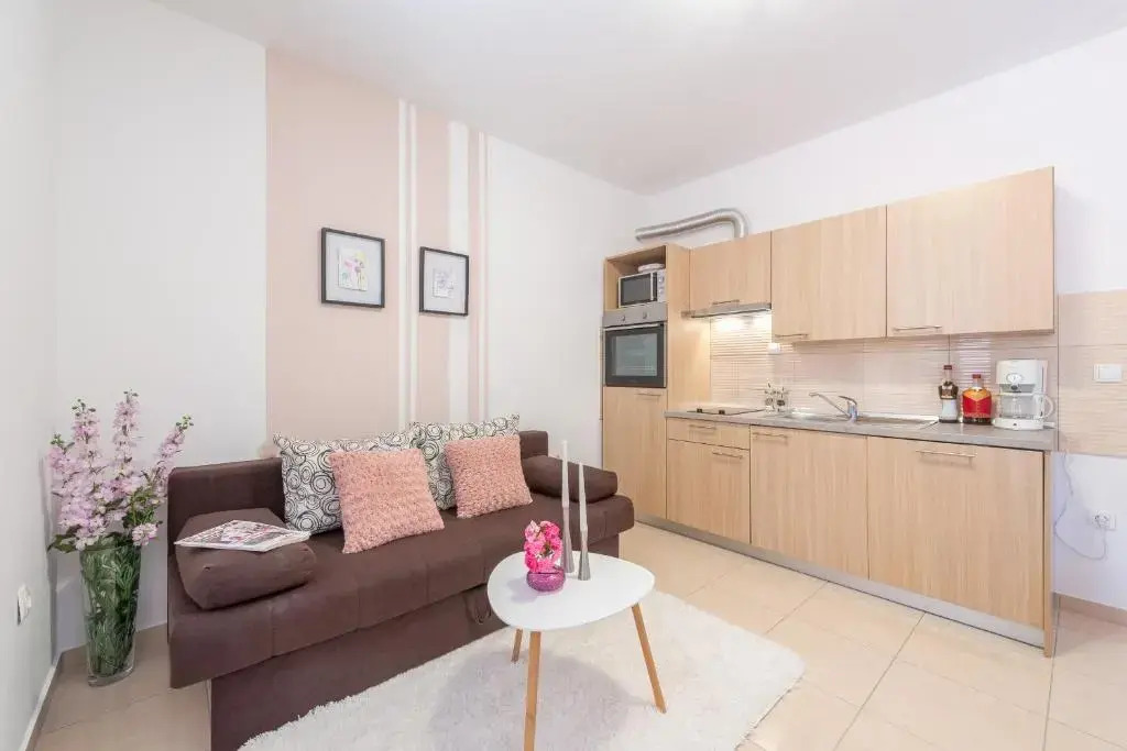 Fora Apartments