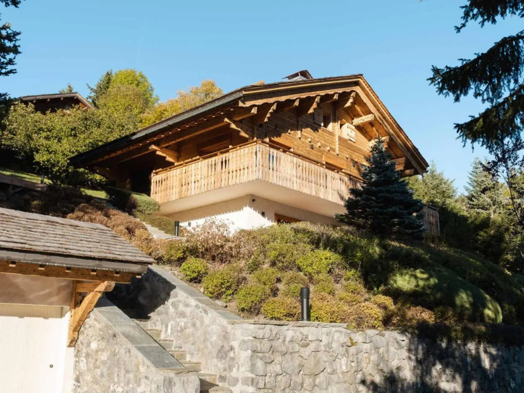 Chalet 4★, 12 pers, 5 chambres, terrasses ensoleillées, navette à proximité - FR-1-304-270