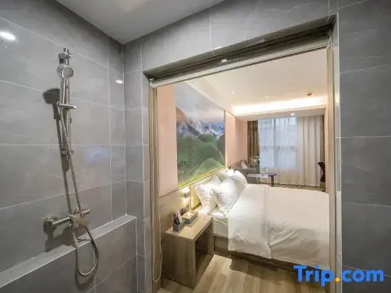 Yuefeng Hotel (Yangjiang Baili Plaza)