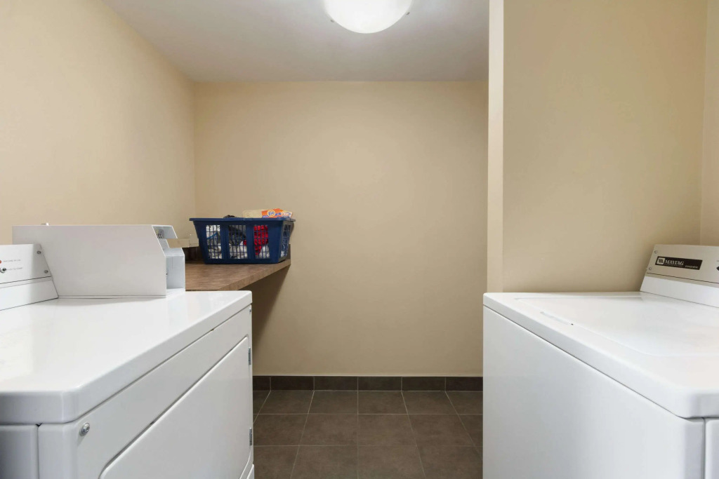 Days Inn by Wyndham Calgary Northwest