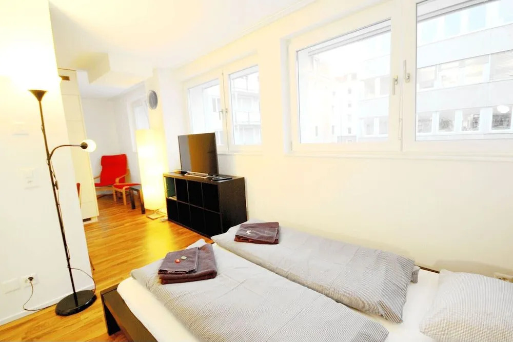 ZH Badenerstrasse I - Hitrental Apartment