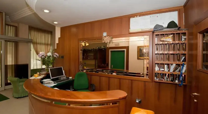Lini Hotel