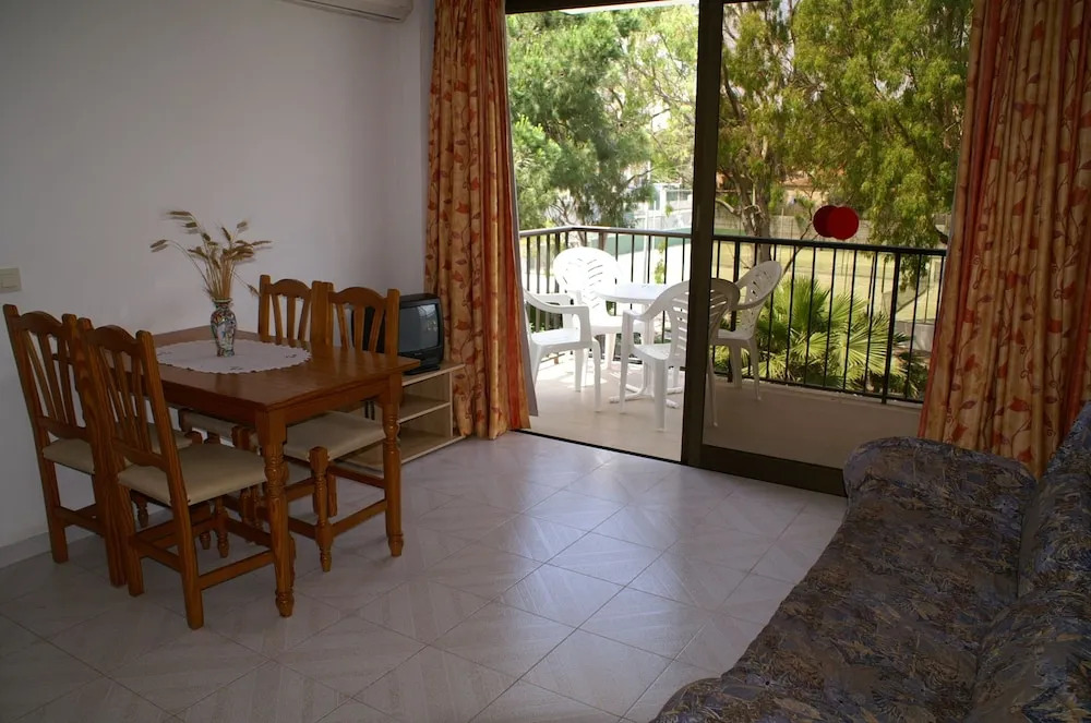 Bella Maria Apartments & Pool Club
