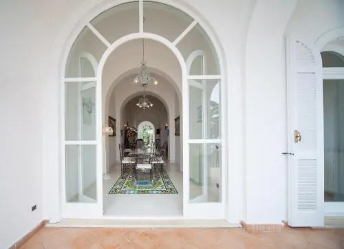Villacore Capri
