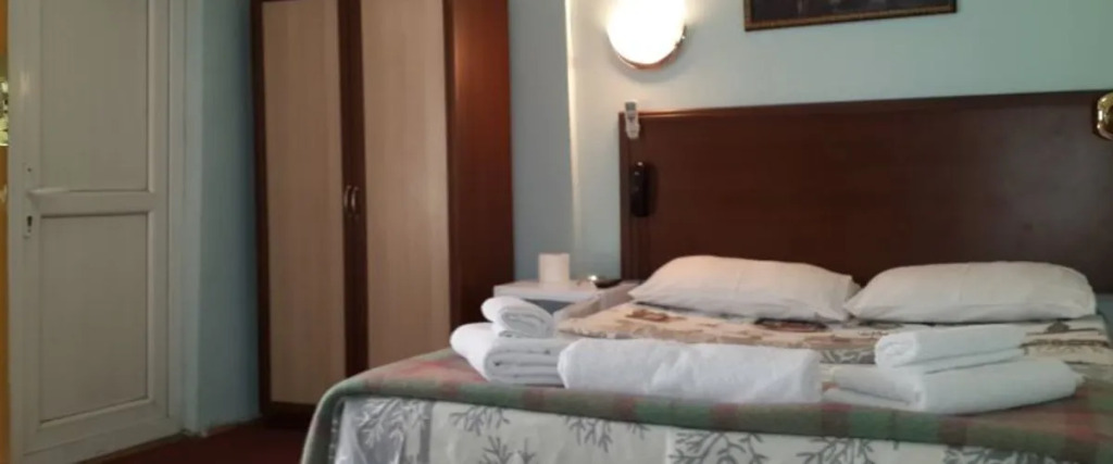 İlk Otel
