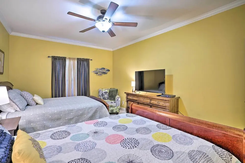 Coastal Condo w/ Pool in South Padre Island!