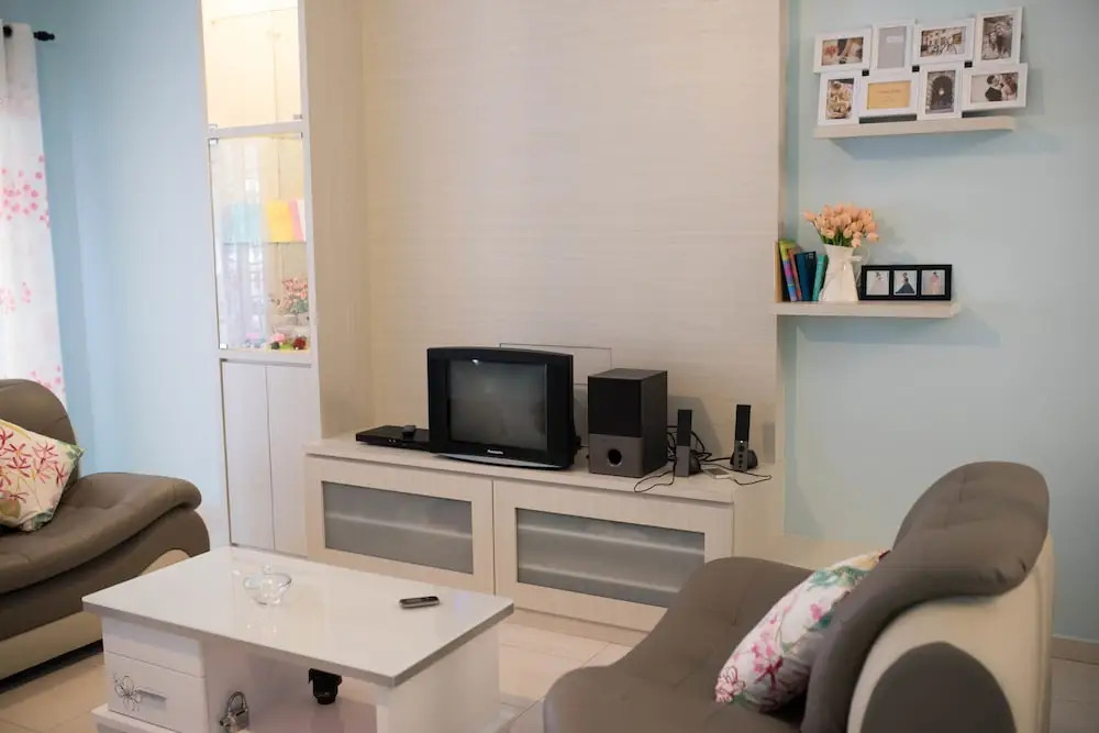 Holidayhome 188 Taman Sejati Suria