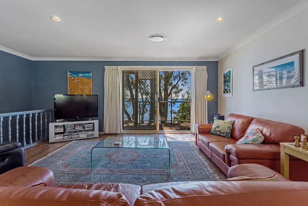 Sandranch, 123 Foreshore Drive