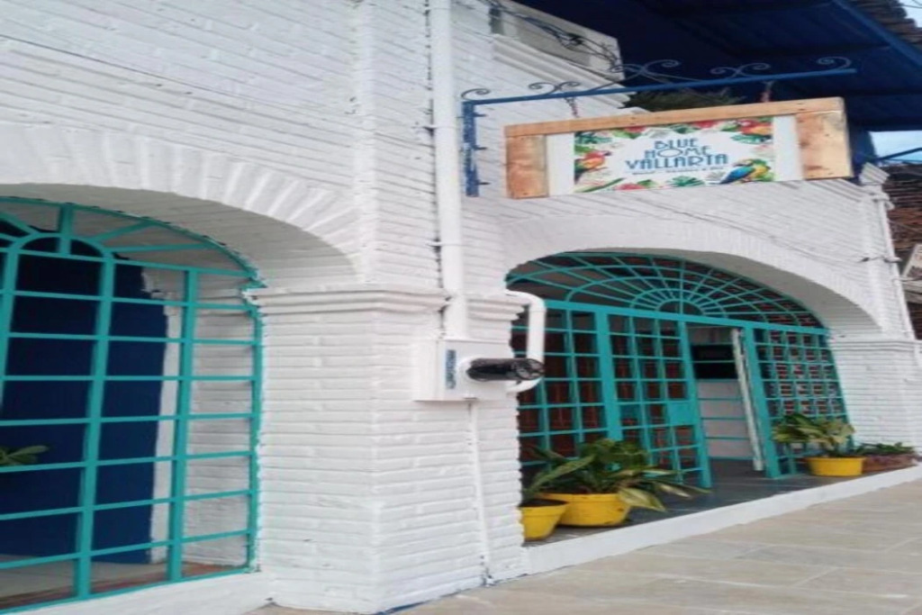 HOTEL BLUE