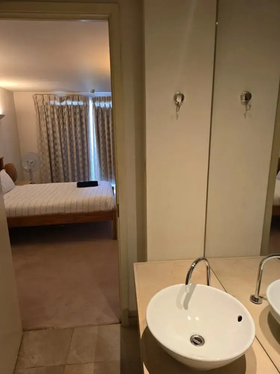 2 Bed Apartment Central London Canary Wharf