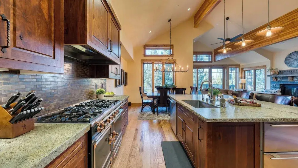 Truckee Escape w/ Hot Tub, Minutes to Skiing, Dining & Trails Valmont Lodge by Lake Tahoe