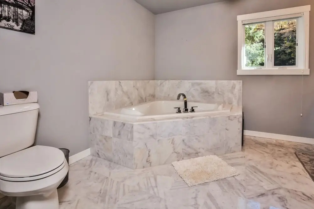 Rosie's Retreat - 4 Br Home