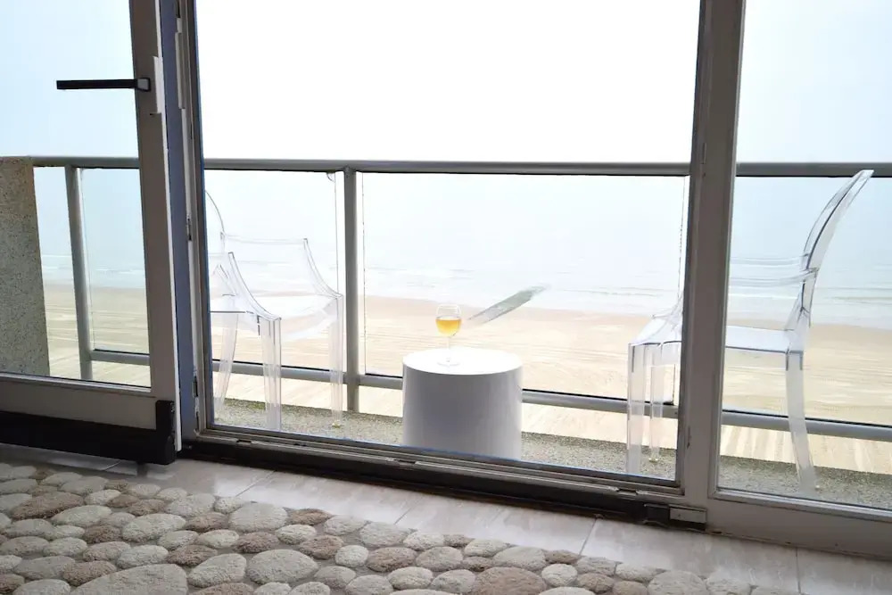 Coastal Apartment in Middelkerke Steps From the Sea