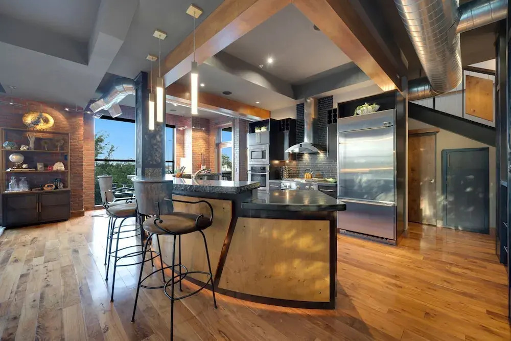 Penthouse With Mountain Views in Heart of Old Town