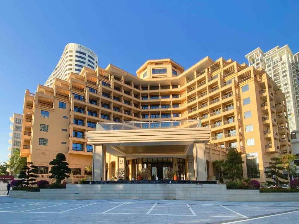 Отель Golden Phoenix Sea View