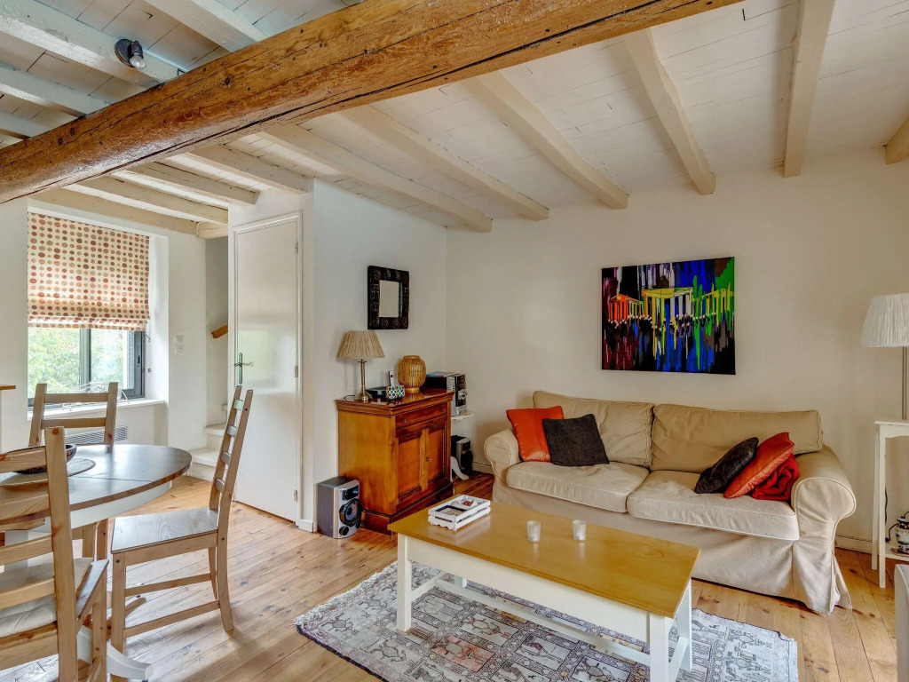 Charming village house with swimming pool, within walking distance of bakery, restaurants and river