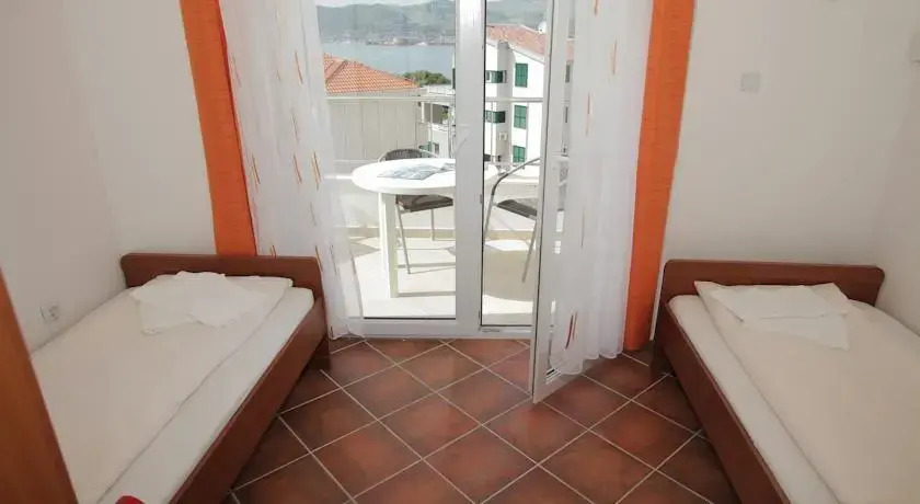 Rooms Maslina