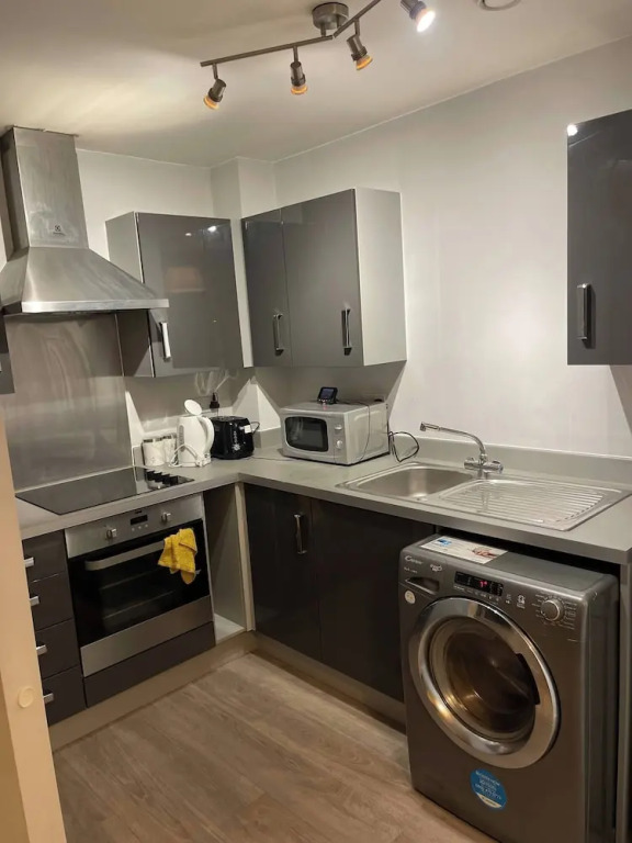 The Luxe Loft 2bed Apartment Free Parking, Fast Wifi & Netflix