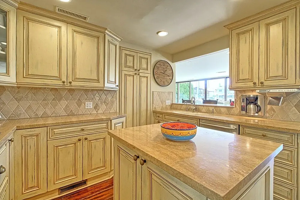 Large Ventura Keys Waterfront 4 Bedroom Home
