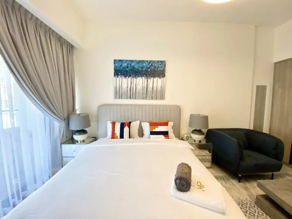 Marco Polo - Trendy Studio at the Heart of JVC with Health Club