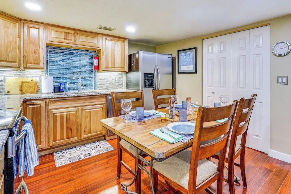 Near Hiking, Dining & Parks! Sunny SLC Retreat