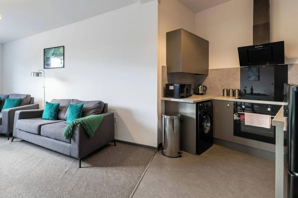 The Elderns 2BR A1 Nearby Netflix Parking