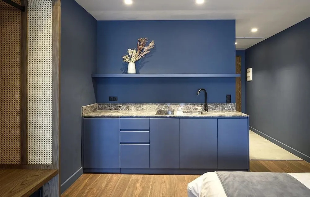Roomore Apartments