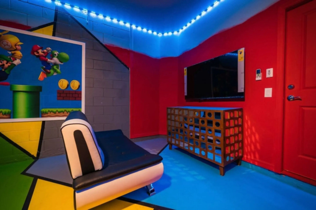 5 Bed Fun Themed Windsor Island Resort Getaway