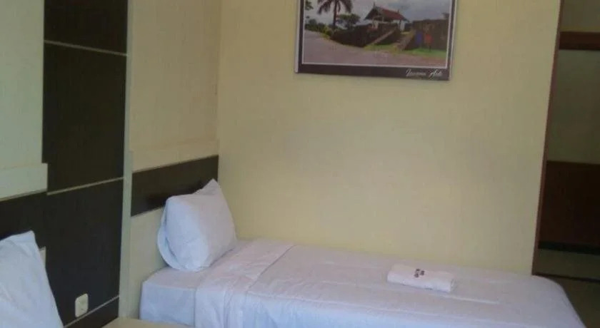 Galaxy Inn Hotel Baubau
