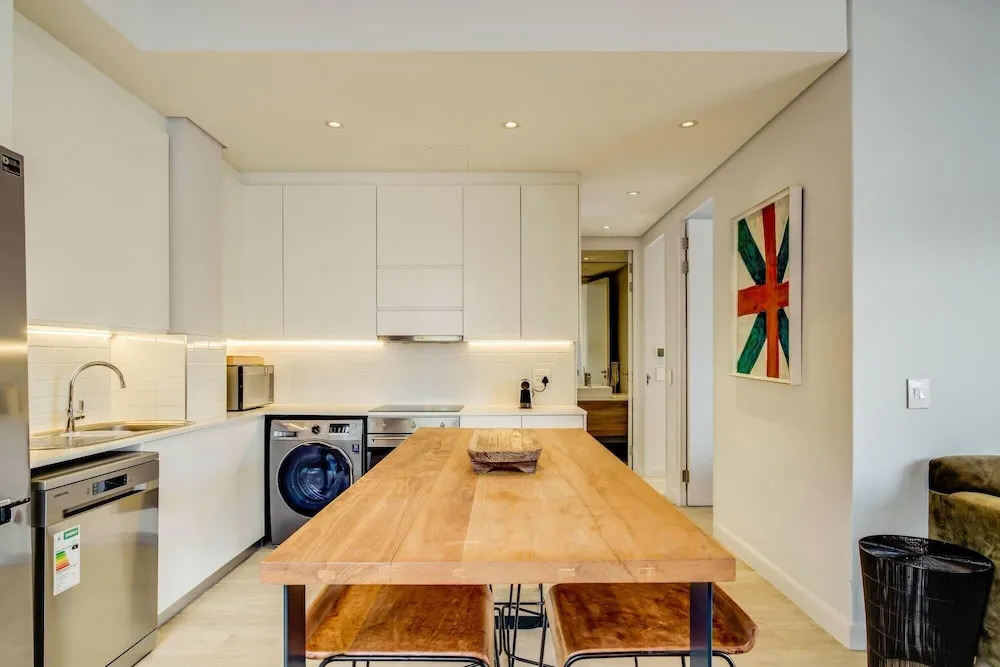 Gorgeous Apartment in Bustling De Waterkant 304 on N