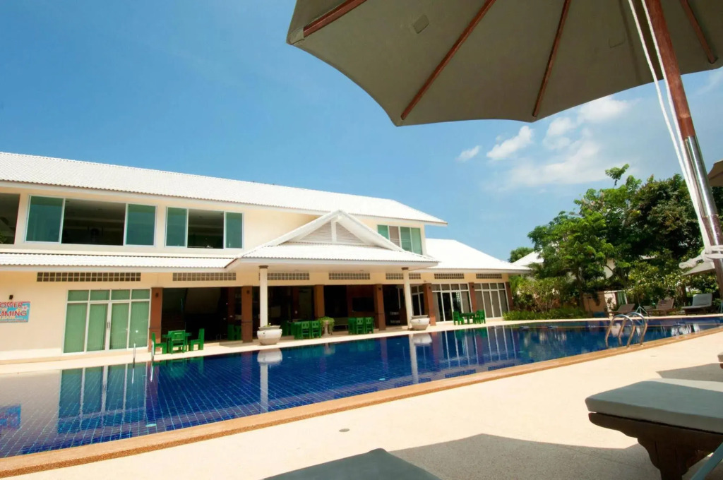 Hua Hin Condotel & Resort Taweeporn