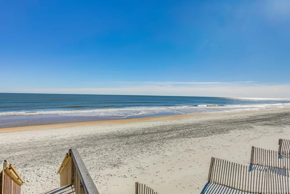 Pawleys Island Condo - Balcony, Pool & Ocean Views