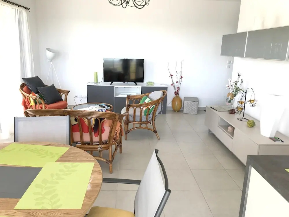 Apartment With 2 Bedrooms in Hyères, With Wonderful sea View and Furnished Terrace