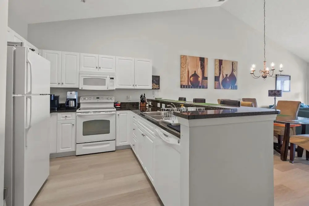 Ocean Keyes Lakeview Condo 2 Blocks From Beach