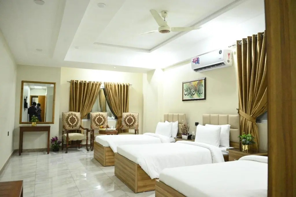 Hotel pearlinn karachi