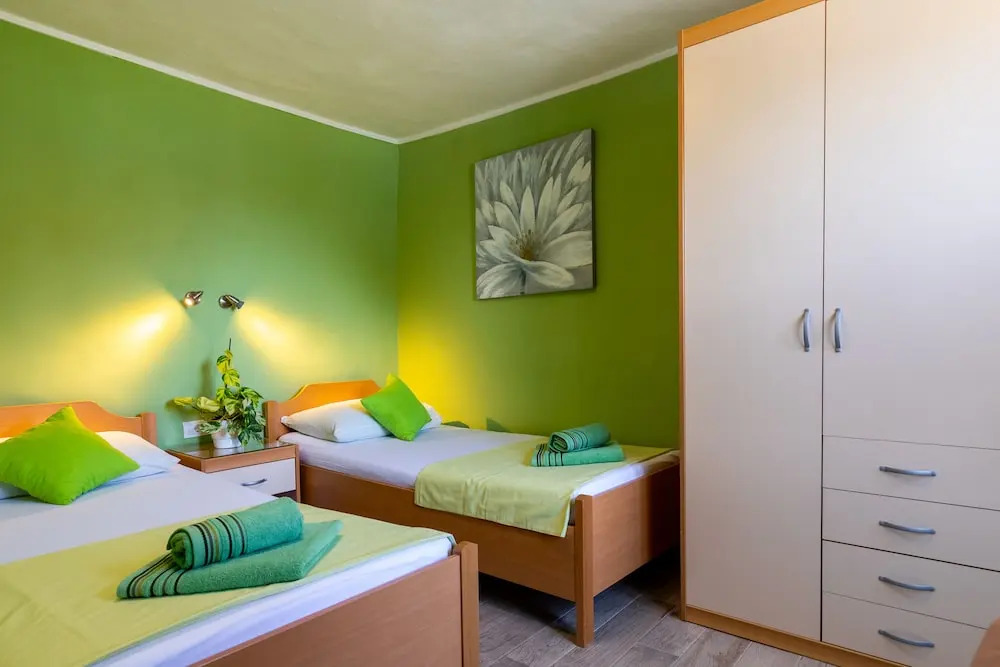 Rooms Edna